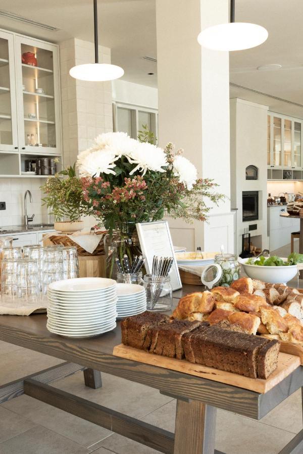 Runo Hotel بورفو المظهر الخارجي الصورة A buffet