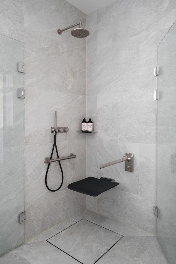 Runo Hotel بورفو المظهر الخارجي الصورة Shower seat